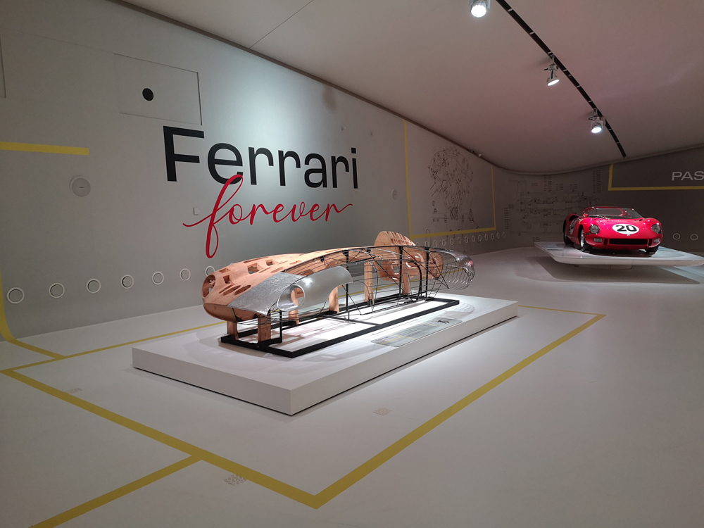 struttura macchina ferrari museo enzo ferrari 22-23
